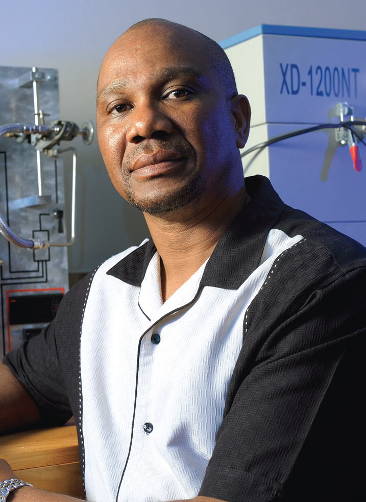 Professor Ncholu Manyala